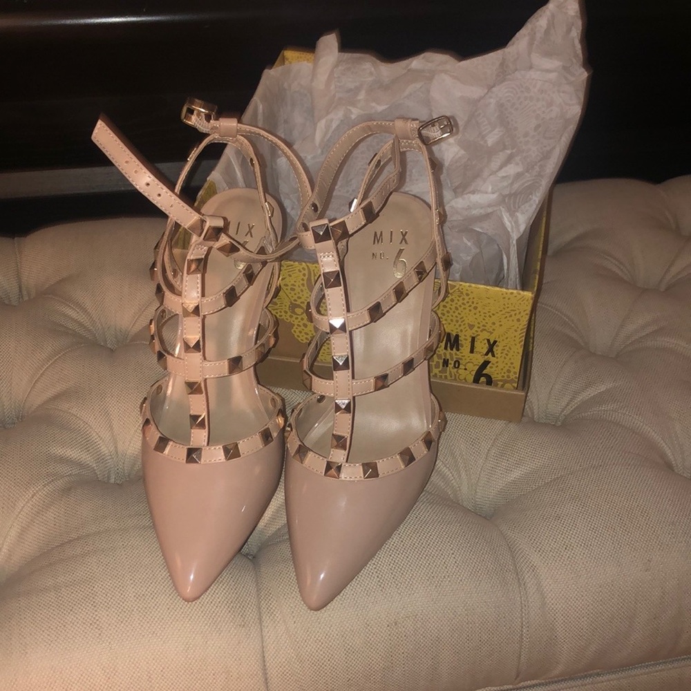 NWT mix no 6 heels! From DSW
